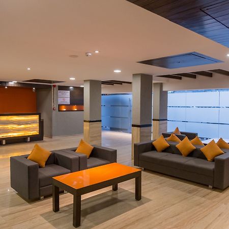 The Silver Leaf Hotel アーメダバード エクステリア 写真